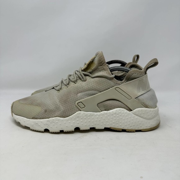 Nike Shoes - Nike Huarache Run Ultra Light